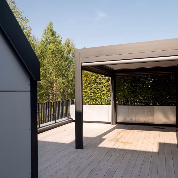 cerramientos-modern-outdoor-pergola-with-trees-2026-01-06-09-55-47-utc